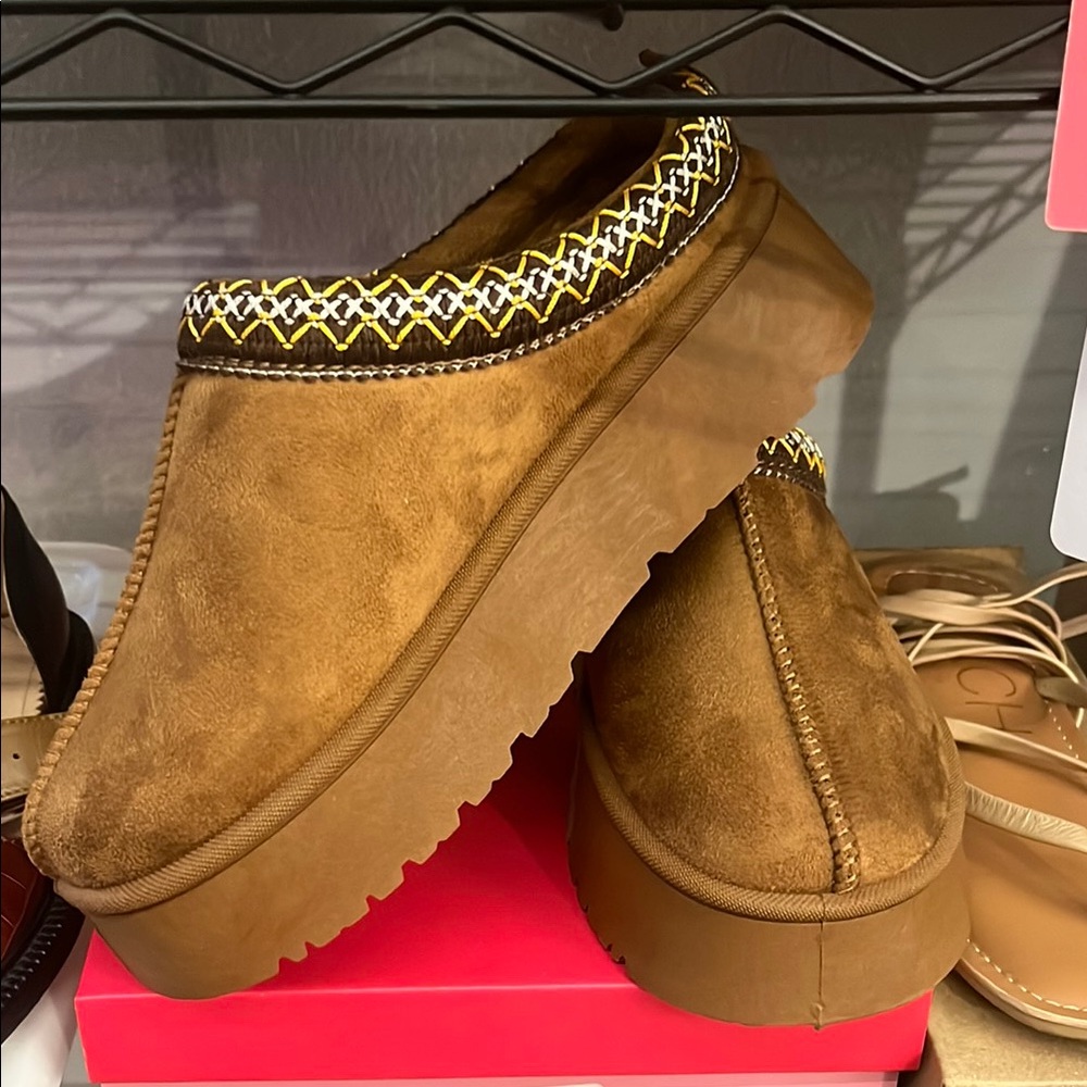 DIVA Lounge Tan Mules with Patterned Trim - Picture 1 of 6